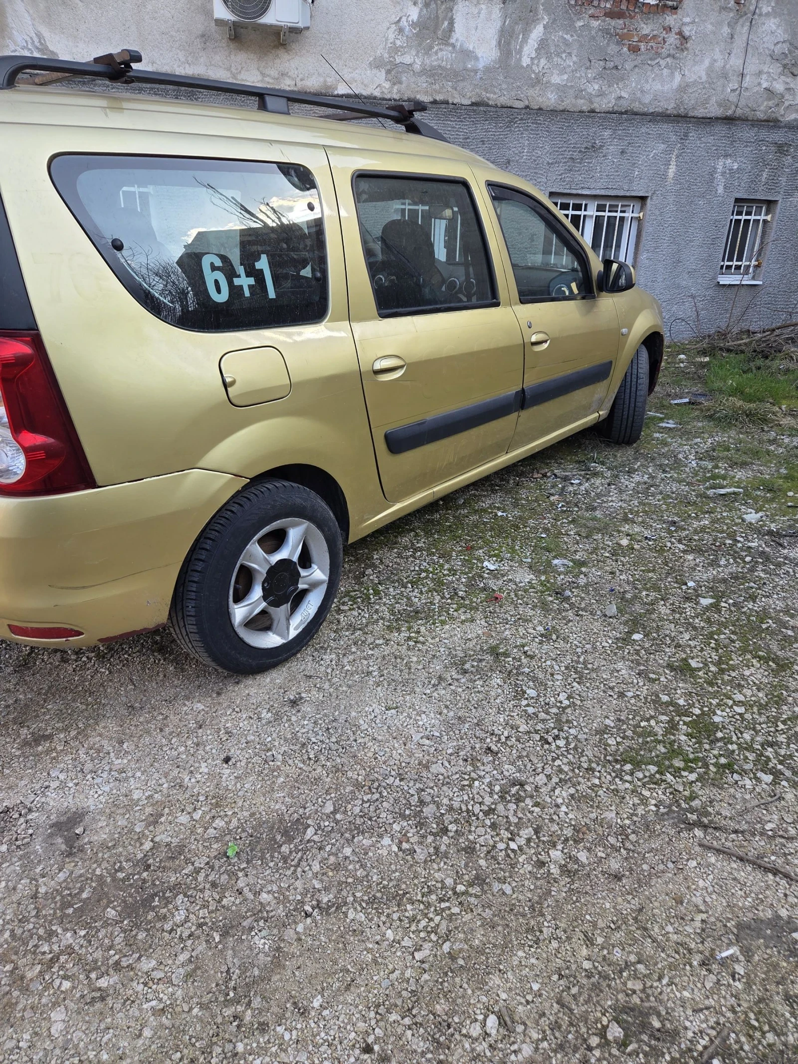 Dacia Logan 1.6 газ, снимка 4 - Автомобили и джипове - 54559679