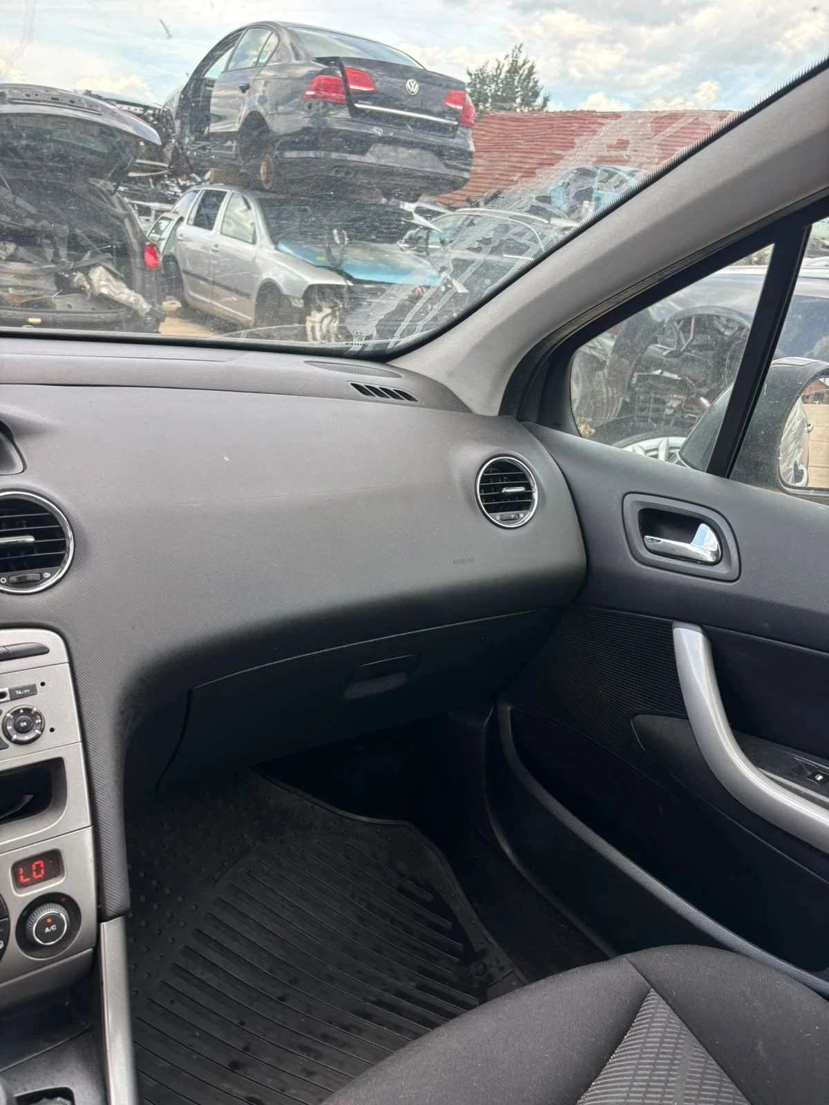 Peugeot 308 1.6 E-Hdi, снимка 16 - Автомобили и джипове - 55075647
