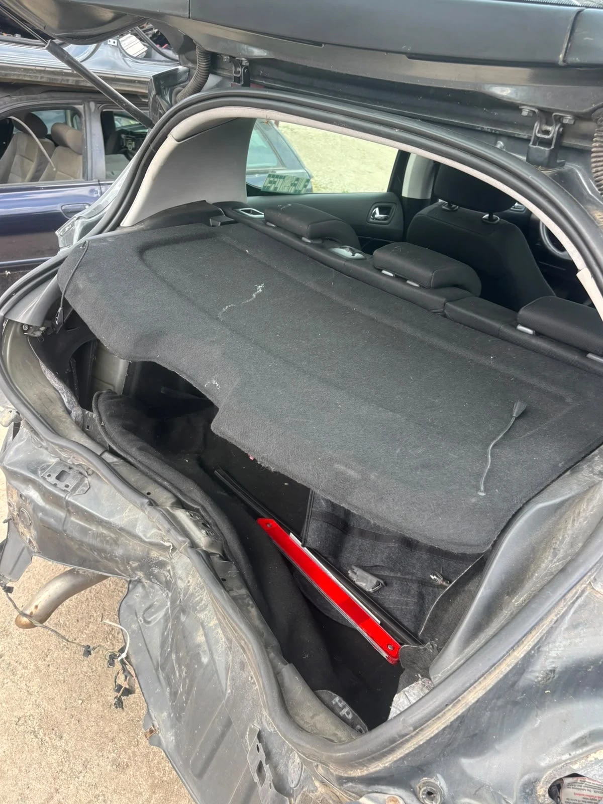 Peugeot 308 1.6 E-Hdi, снимка 6 - Автомобили и джипове - 55075647