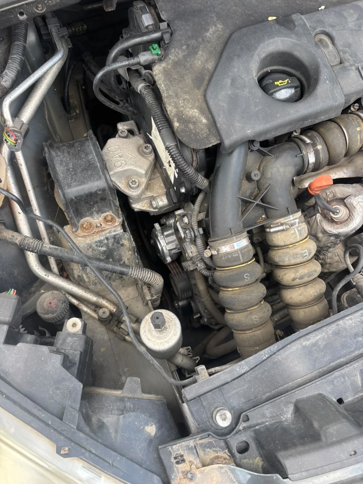Peugeot 308 1.6 E-Hdi, снимка 17 - Автомобили и джипове - 55075647