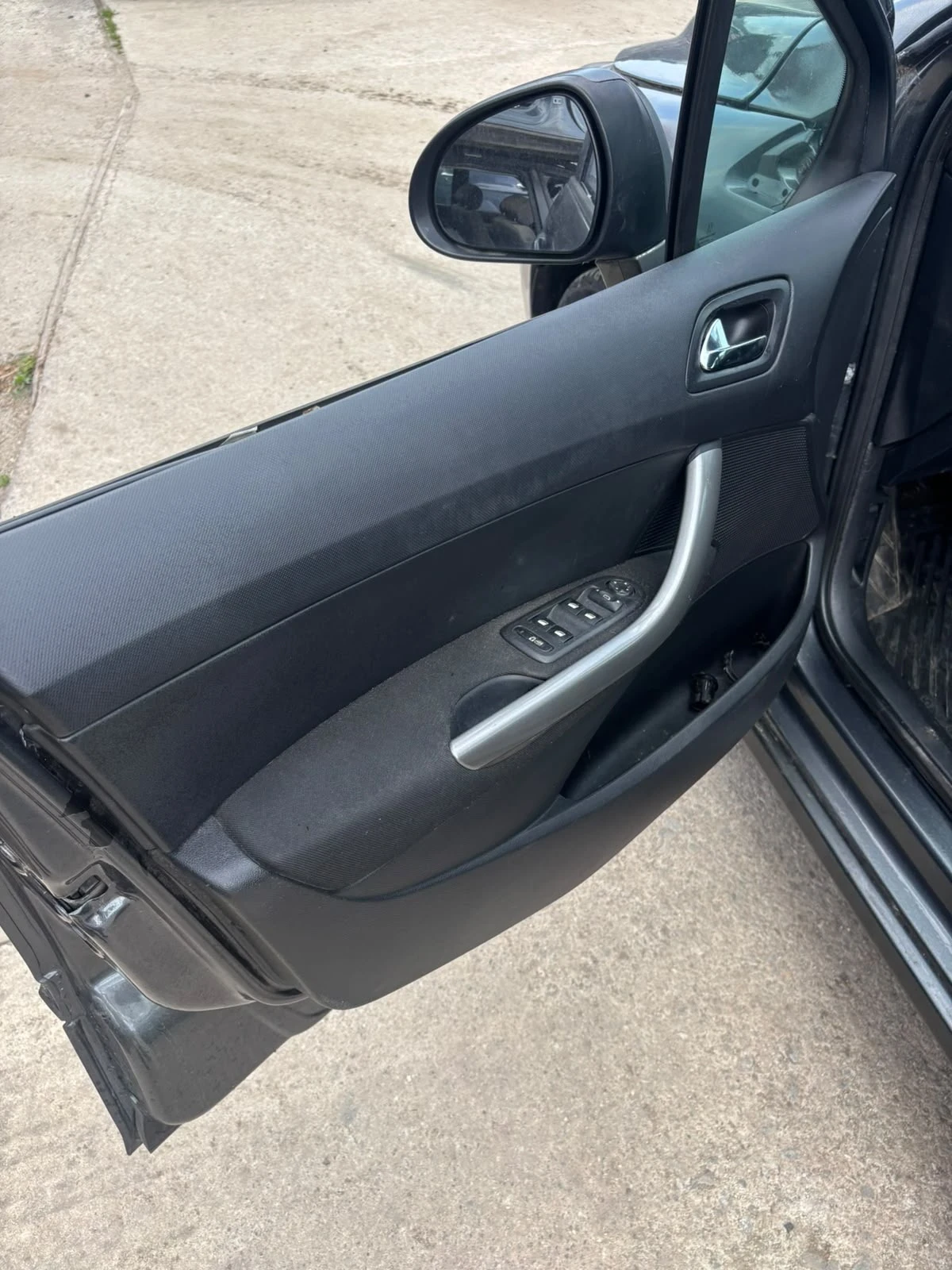 Peugeot 308 1.6 E-Hdi, снимка 8 - Автомобили и джипове - 55075647