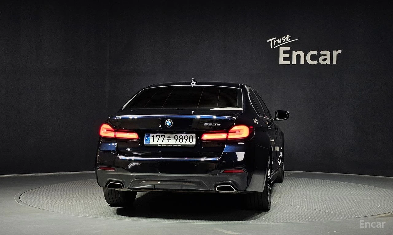 BMW 530E M* SPORT* ОБДУХВАНЕ* ХЕДЪП* МЪРТВ* ТОЧКА* КАМЕРА* , снимка 4 - Автомобили и джипове - 55103955