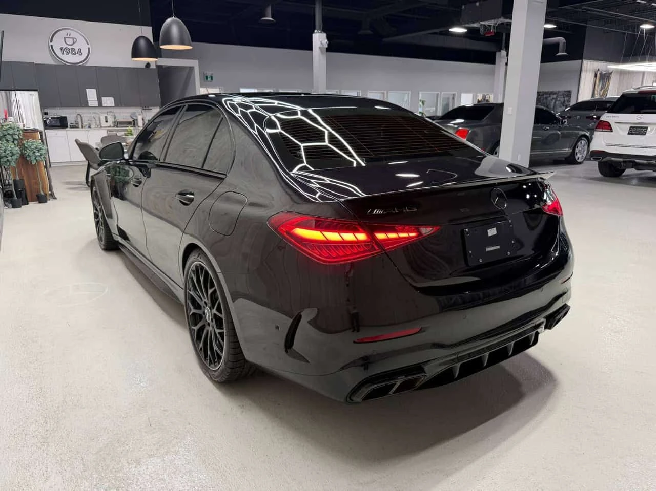 Mercedes-Benz C 63 AMG S E PERFORMANCE * CARFAX * ФИКСИРАНА ЦЕНА ДО БГ * , снимка 6 - Автомобили и джипове - 55204679