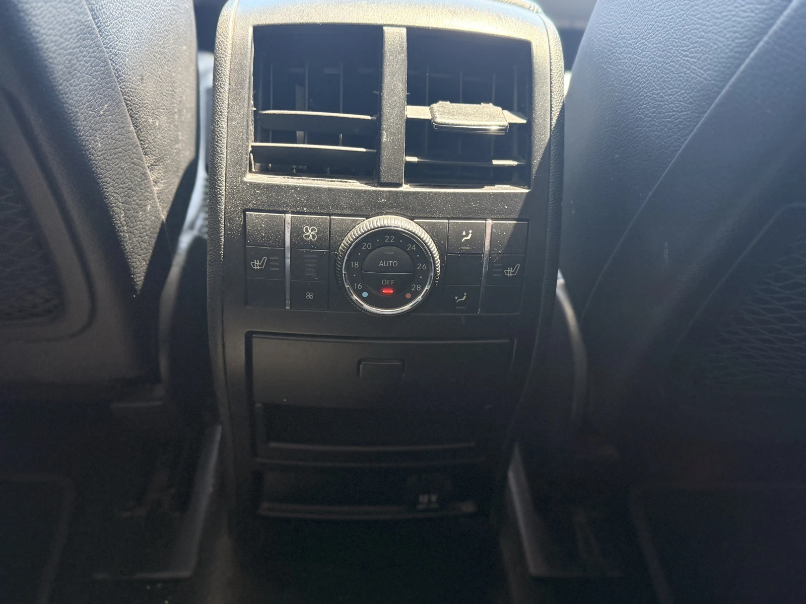 Mercedes-Benz ML 550 AMG/5.5 L/V8/KLESS/HARMAN KARDON/CARFAX, снимка 14 - Автомобили и джипове - 55435808