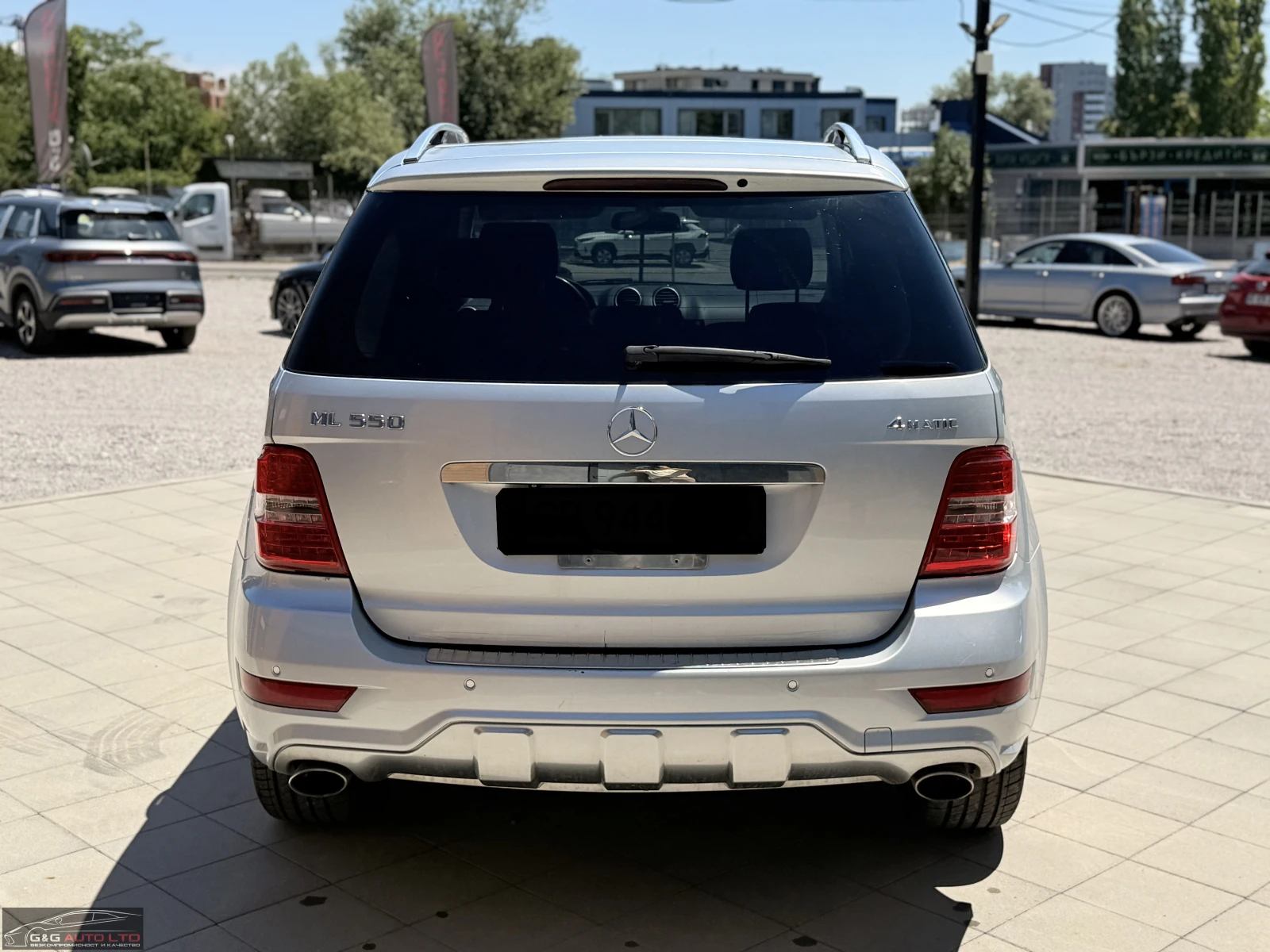 Mercedes-Benz ML 550 AMG/5.5 L/V8/KLESS/HARMAN KARDON/CARFAX, снимка 6 - Автомобили и джипове - 55435808