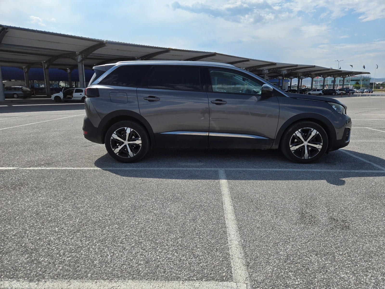 Peugeot 5008 Puretech, снимка 7 - Автомобили и джипове - 56042819