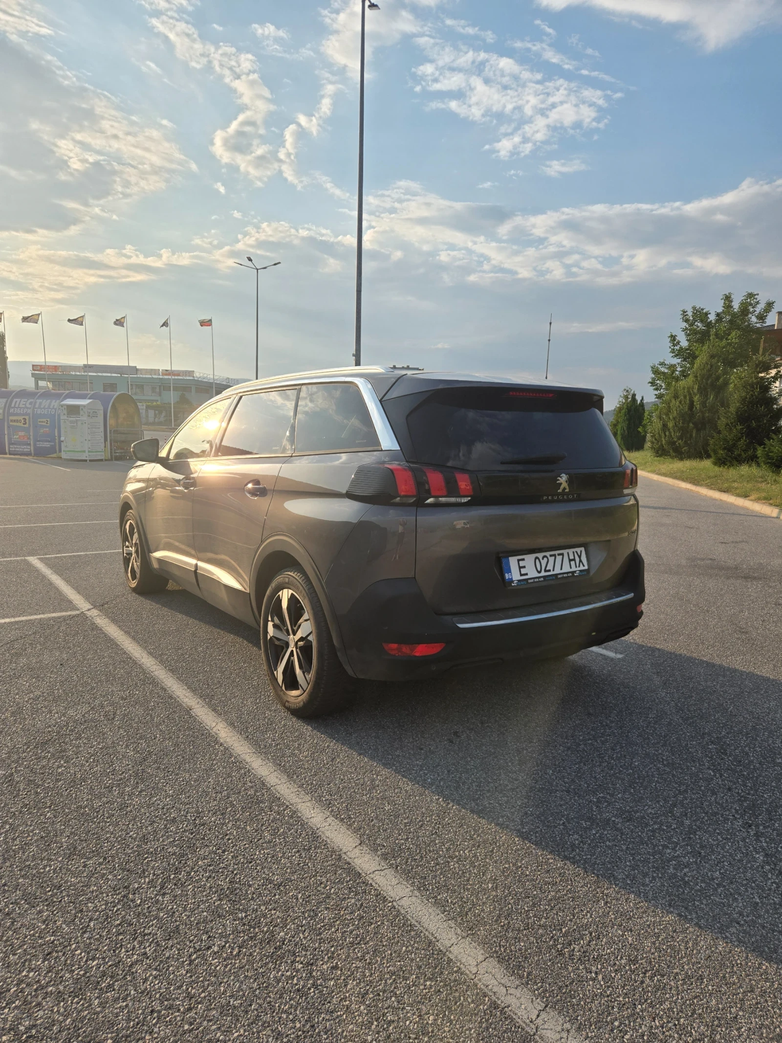 Peugeot 5008 Puretech, снимка 12 - Автомобили и джипове - 56042819