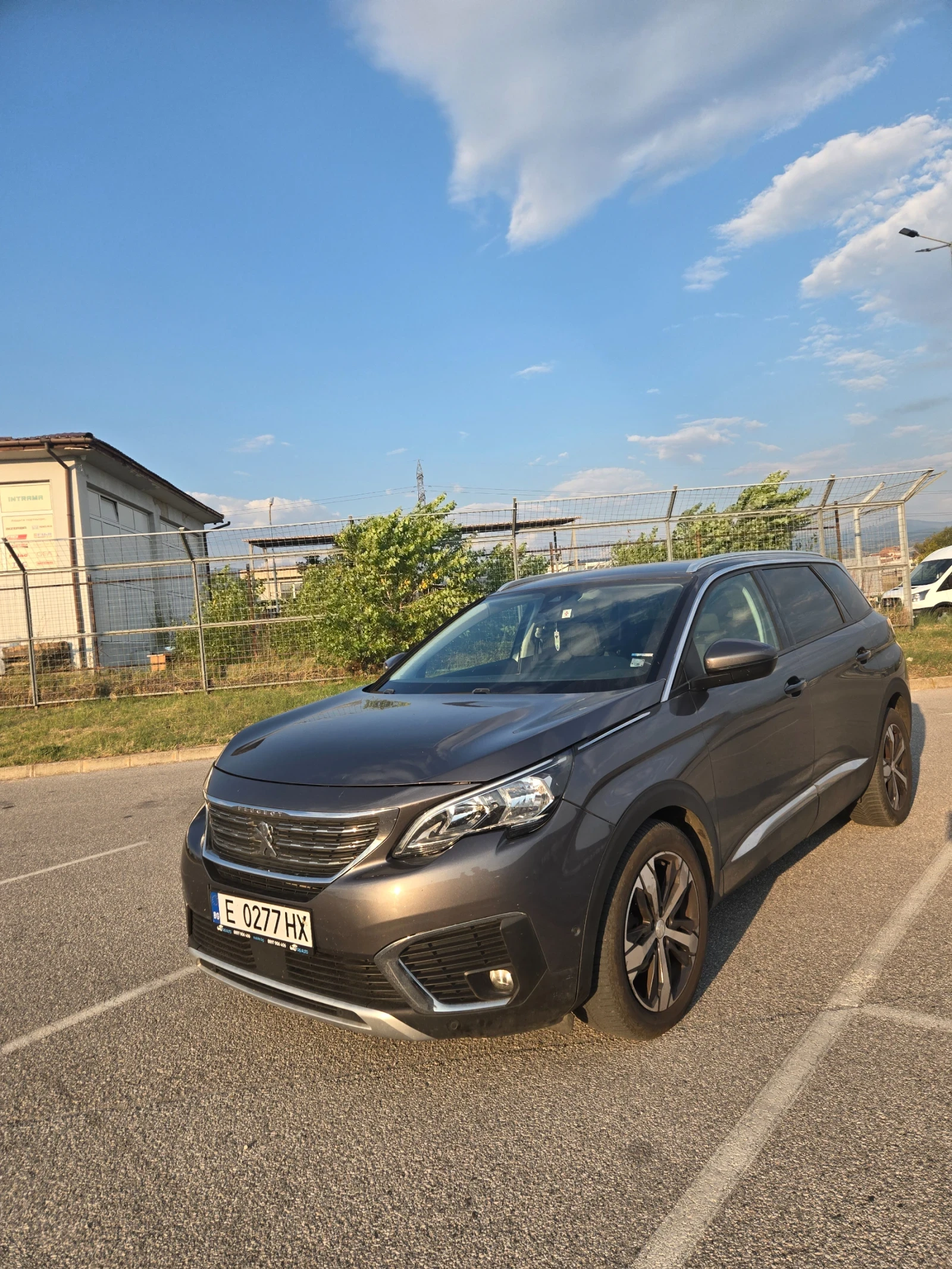 Peugeot 5008 Puretech, снимка 8 - Автомобили и джипове - 56042819