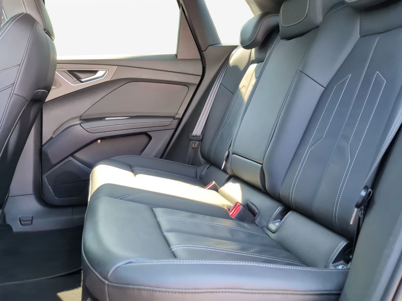 Audi Q4 E-TRON 50/4X4/299HP/S-LINE/MATRIX/SONOS/362h | Mobile.bg � ����������� 11