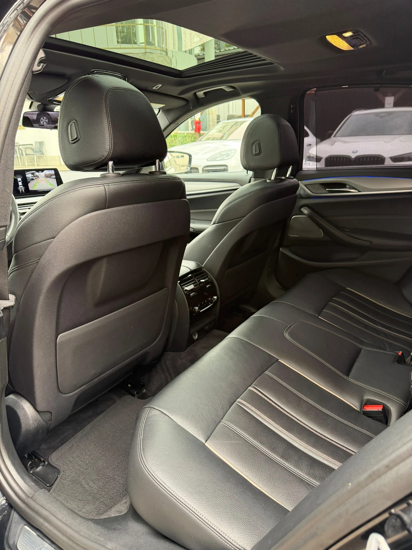 BMW 530 xDrive M-Pack, снимка 12 - Автомобили и джипове - 56527141