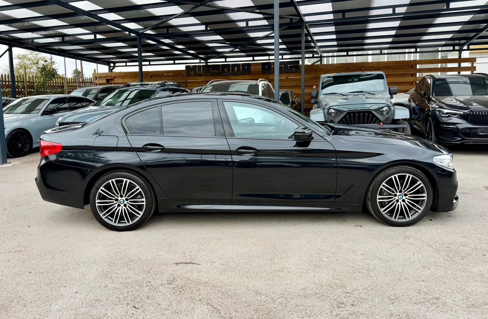 BMW 530 xDrive M-Pack, снимка 4 - Автомобили и джипове - 56527141