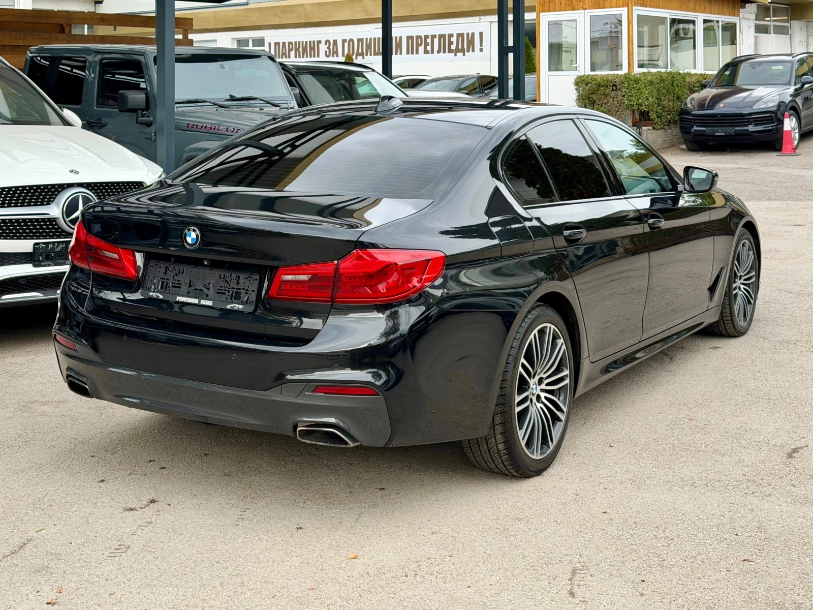 BMW 530 xDrive M-Pack, снимка 5 - Автомобили и джипове - 56527141