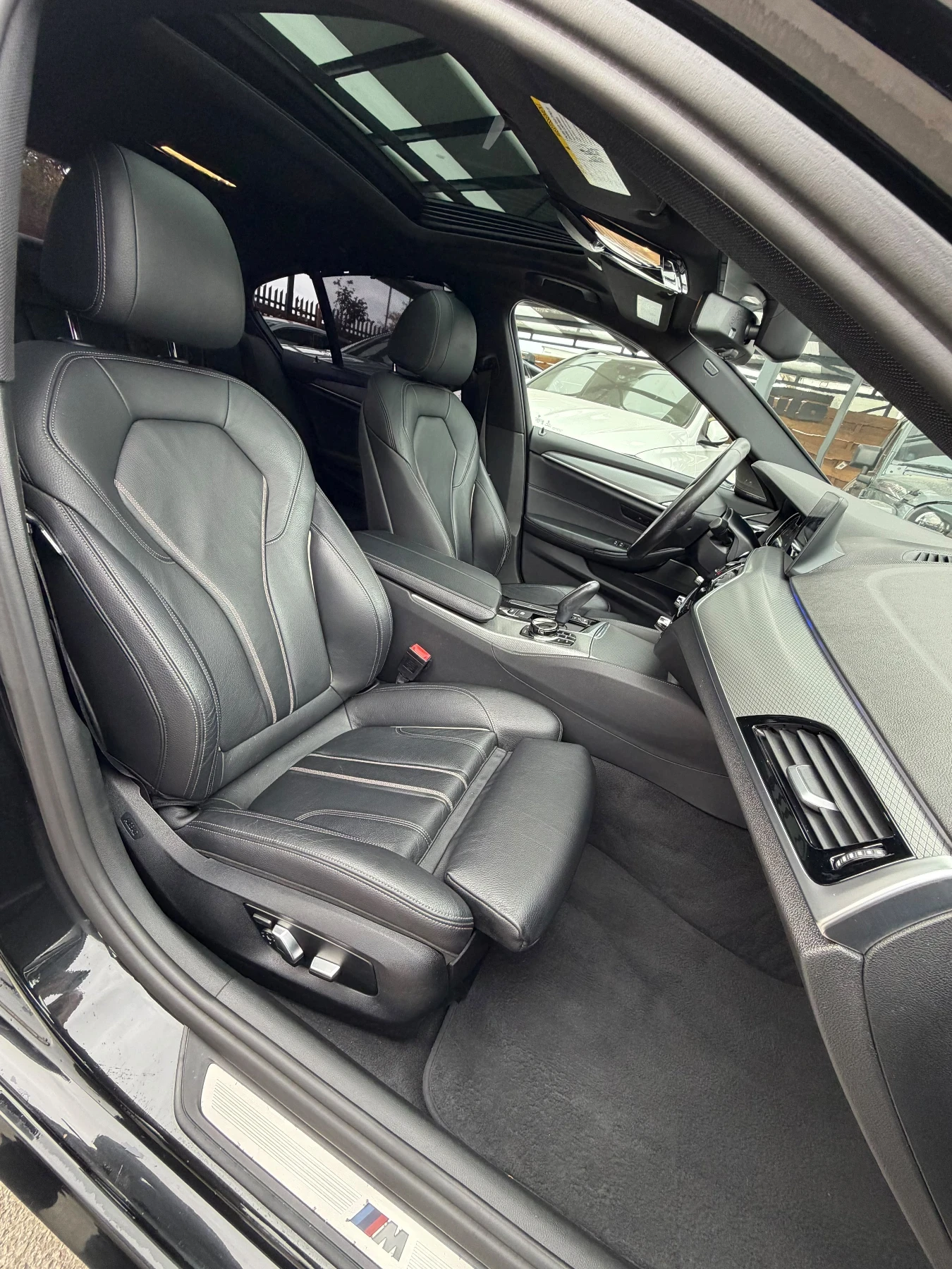 BMW 530 xDrive M-Pack, снимка 13 - Автомобили и джипове - 56527141