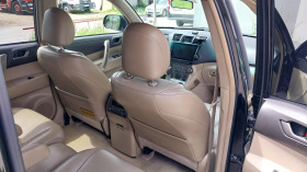 Toyota Highlander 3.5 чист бензин, снимка 16 - Автомобили и джипове - 45524860