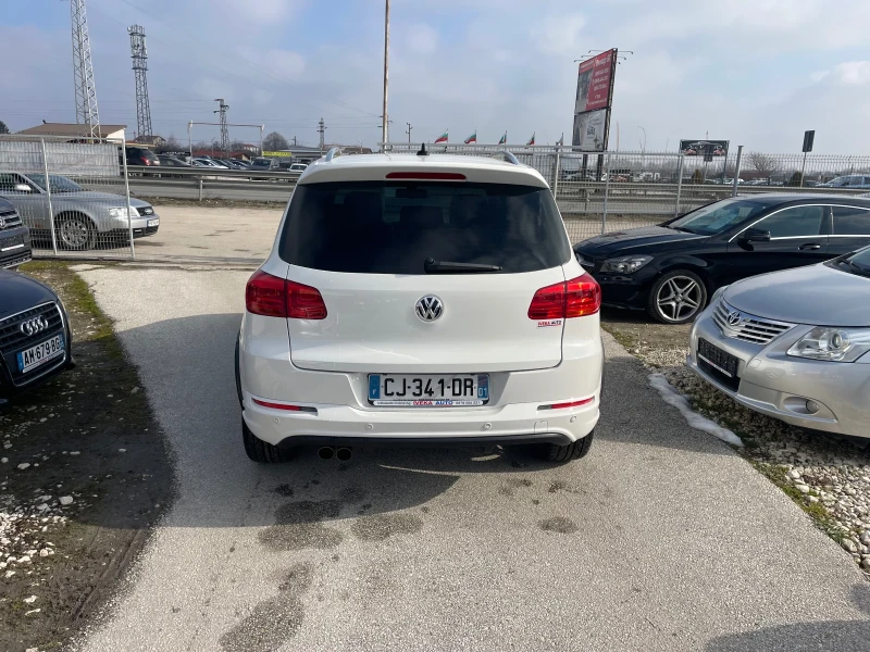 VW Tiguan Full Options , снимка 5 - Автомобили и джипове - 48795295