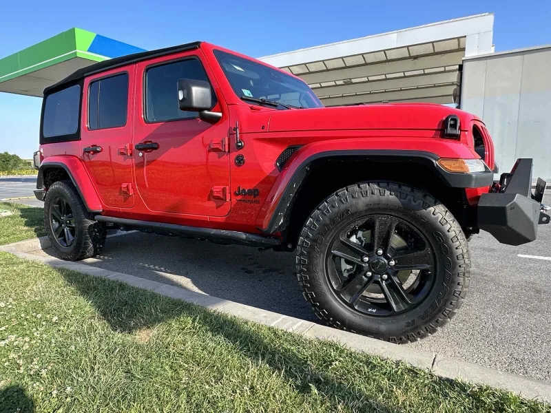 Jeep Wrangler Nighthawk Limited Edition, снимка 2 - Автомобили и джипове - 48828341