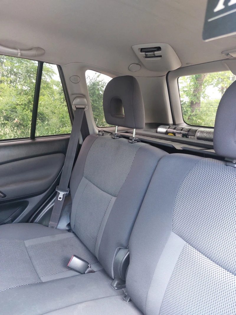 Toyota Rav4 2.0 дизел, снимка 7 - Автомобили и джипове - 52395041