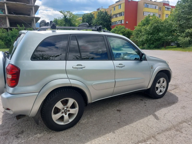 Toyota Rav4 2.0 дизел, снимка 14 - Автомобили и джипове - 52395041