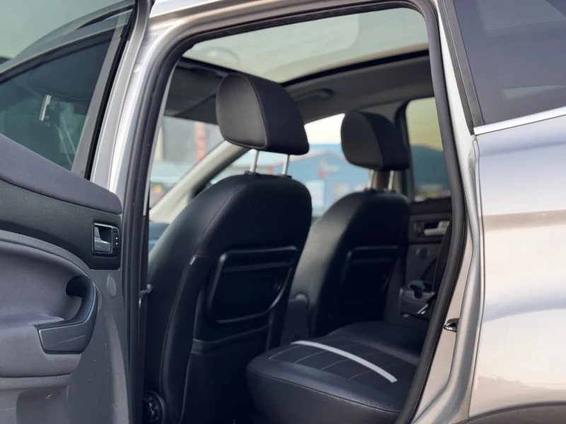 Ford Kuga 2.0tdci 136Hp 4x4 Панорама, снимка 10 - Автомобили и джипове - 50899417