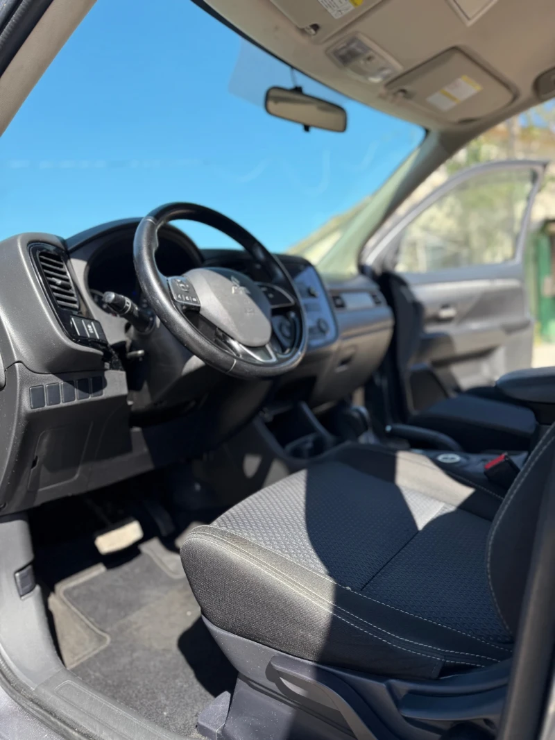 Mitsubishi Outlander 2.4i 4x4, снимка 7 - Автомобили и джипове - 52583896