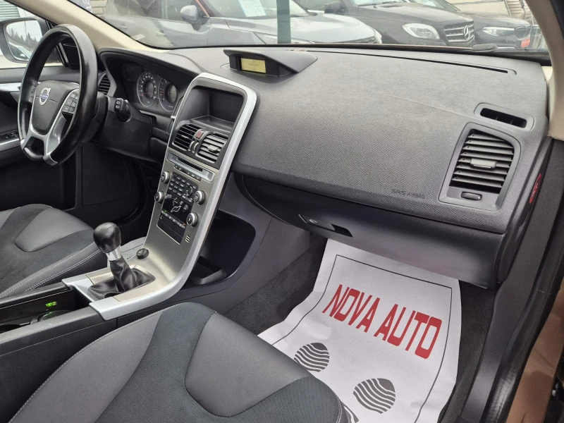 Volvo XC60 2.4D-D5-175ск-ПАНОРАМА, снимка 11 - Автомобили и джипове - 53203590