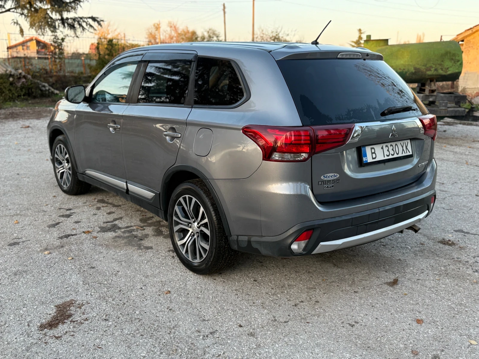 Mitsubishi Outlander 2.4i 4x4 - изображение 3
