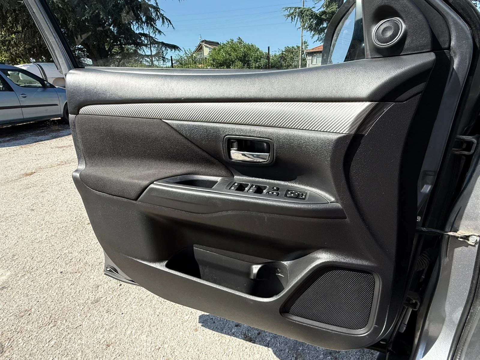 Mitsubishi Outlander 2.4i 4x4 | Mobile.bg   13