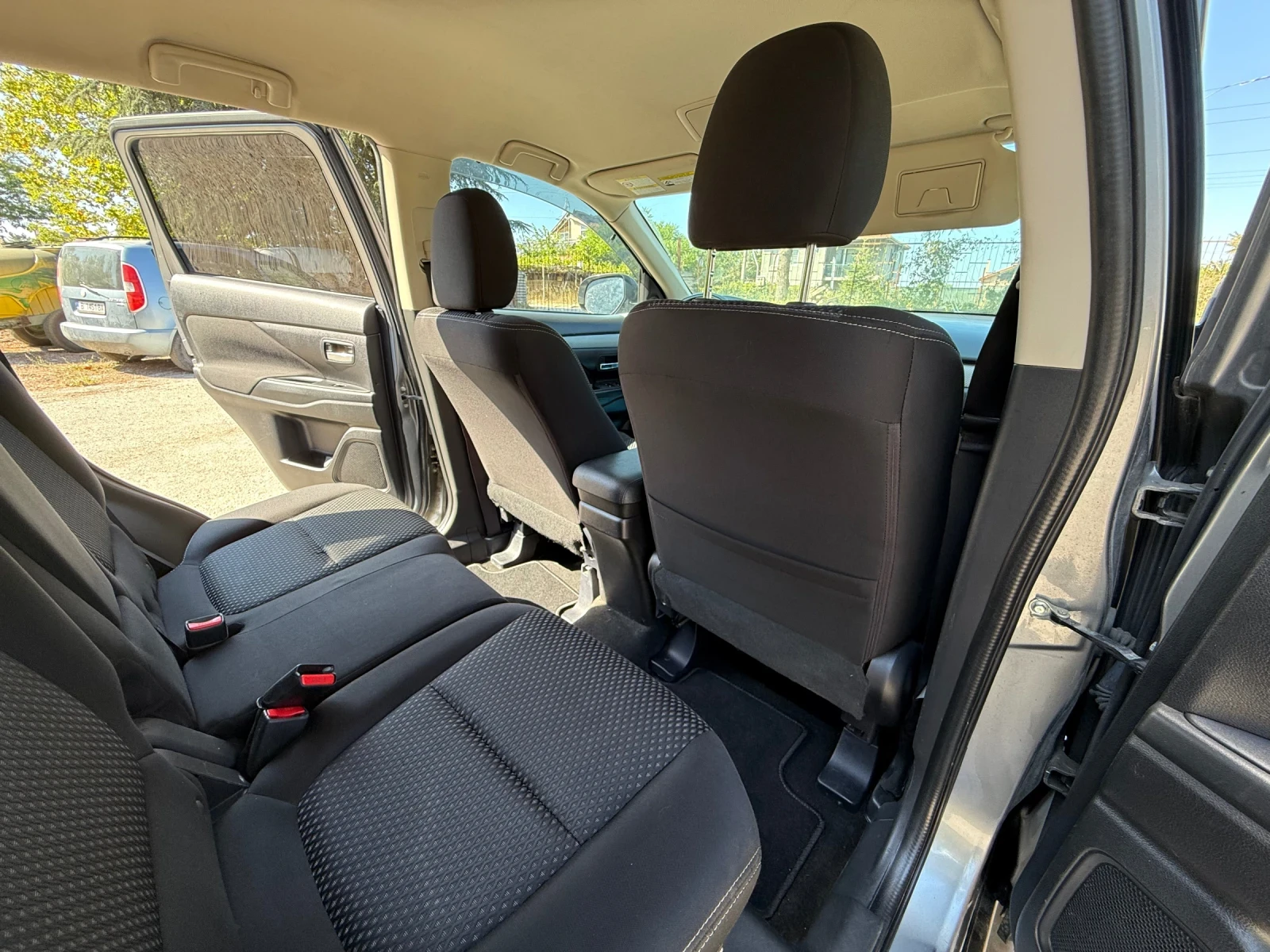 Mitsubishi Outlander 2.4i 4x4 - изображение 10