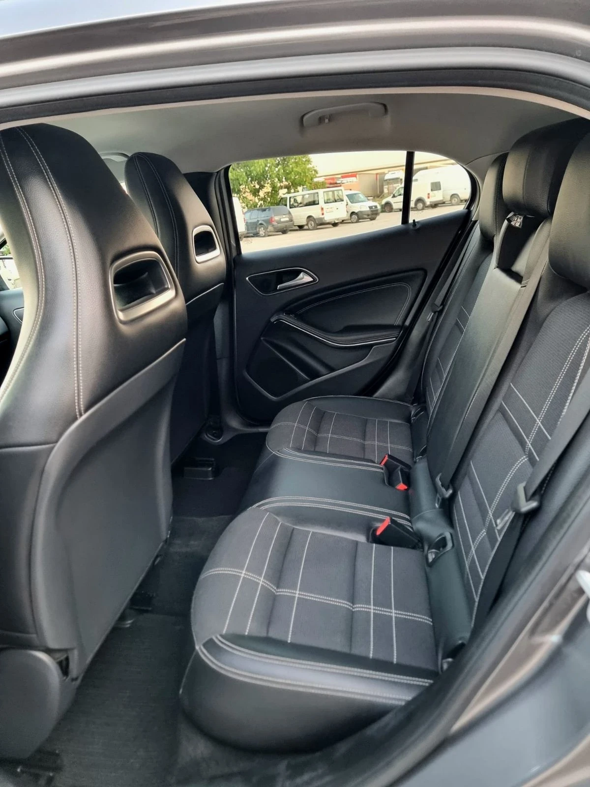 Mercedes-Benz GLA 220, снимка 12 - Автомобили и джипове - 54029973