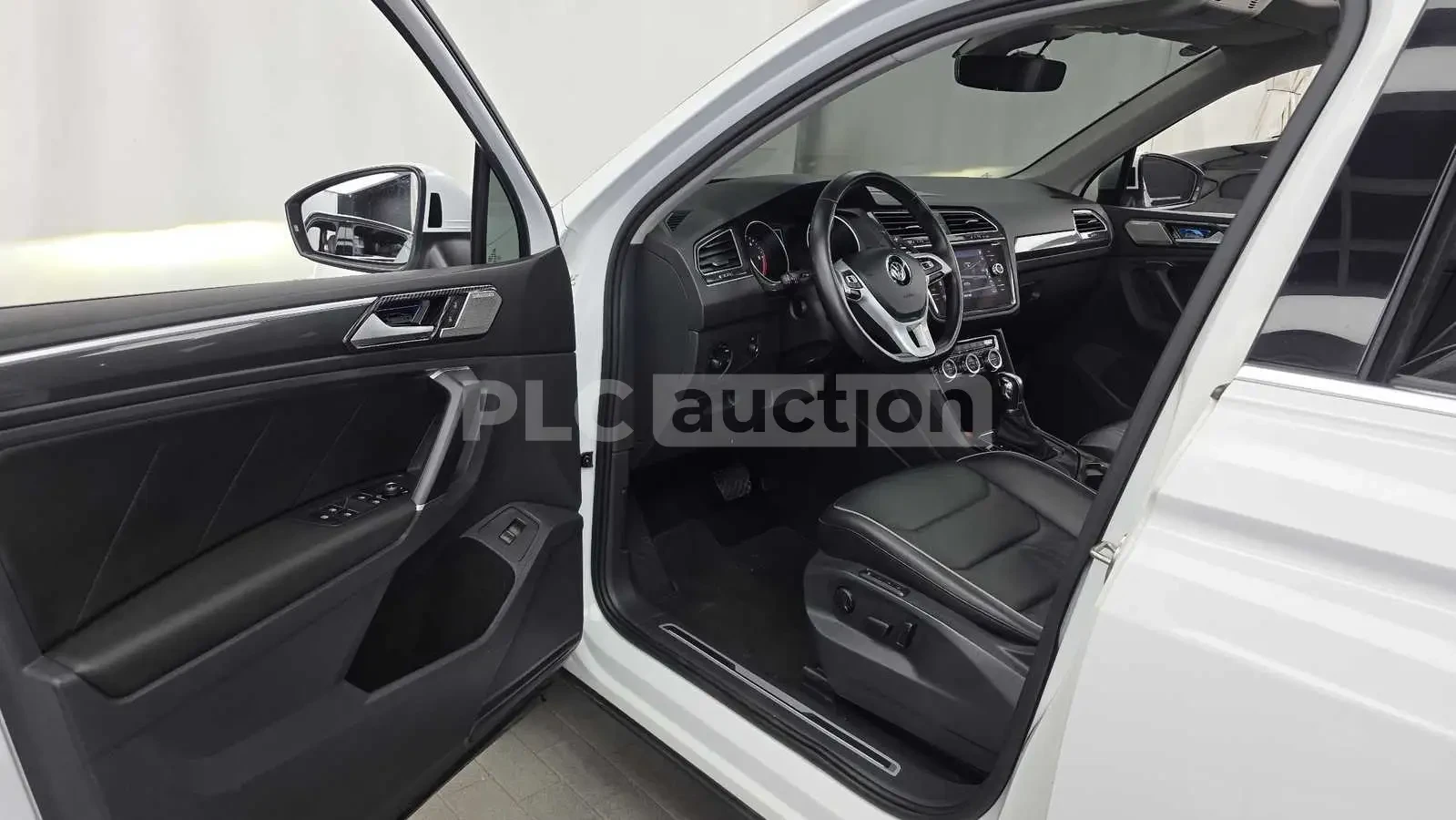 VW Tiguan 2.0TDI PRESTIGE HEAD UP/PANORAMA/360CAM, снимка 10 - Автомобили и джипове - 55188890
