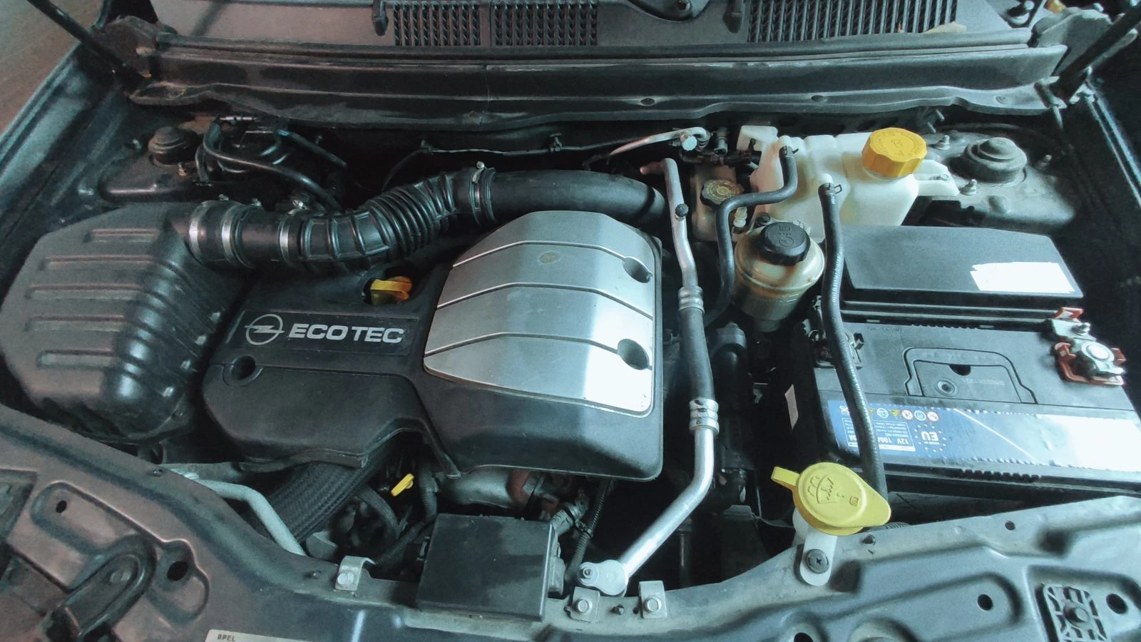 Opel Antara 2.0 CDTI 4x4, снимка 16 - Автомобили и джипове - 56639438