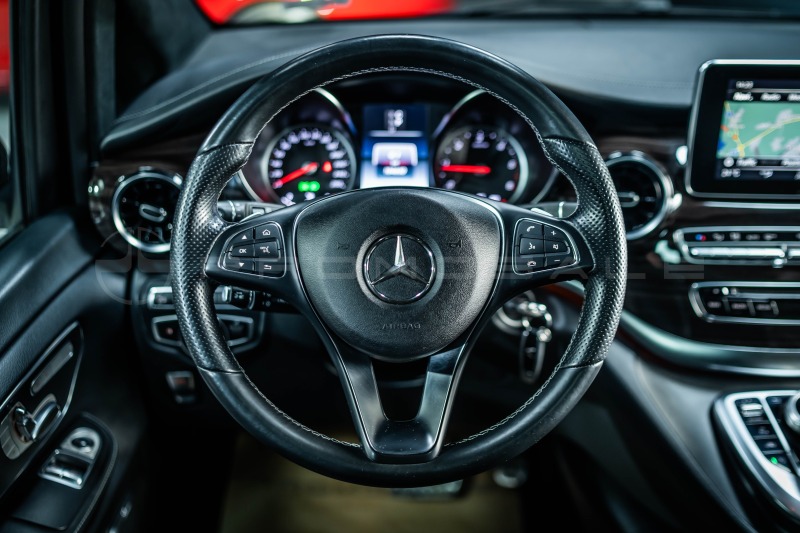 Mercedes-Benz V 300 d Exclusive 4matic* Luxussitze* LED* AMG* Allr, снимка 11 - Бусове и автобуси - 44954655