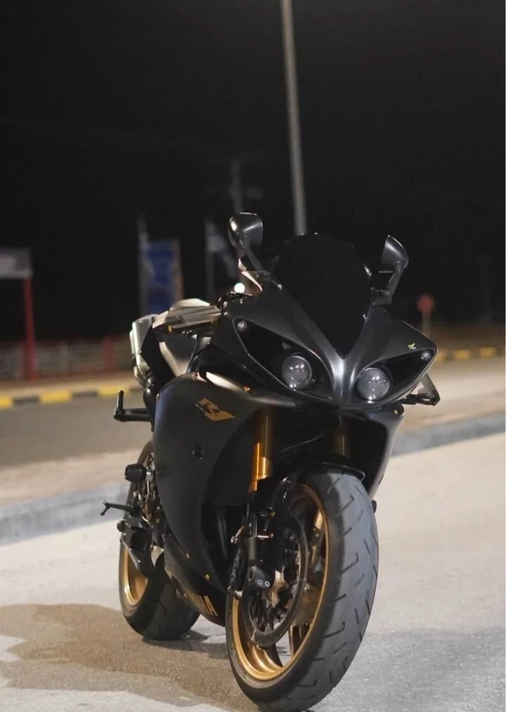 Yamaha YZF-R1 BigBang