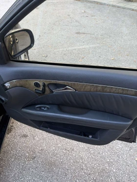 Mercedes-Benz E 320, снимка 7