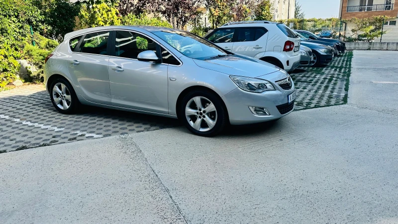 Opel Astra, снимка 1 - Автомобили и джипове - 47121428