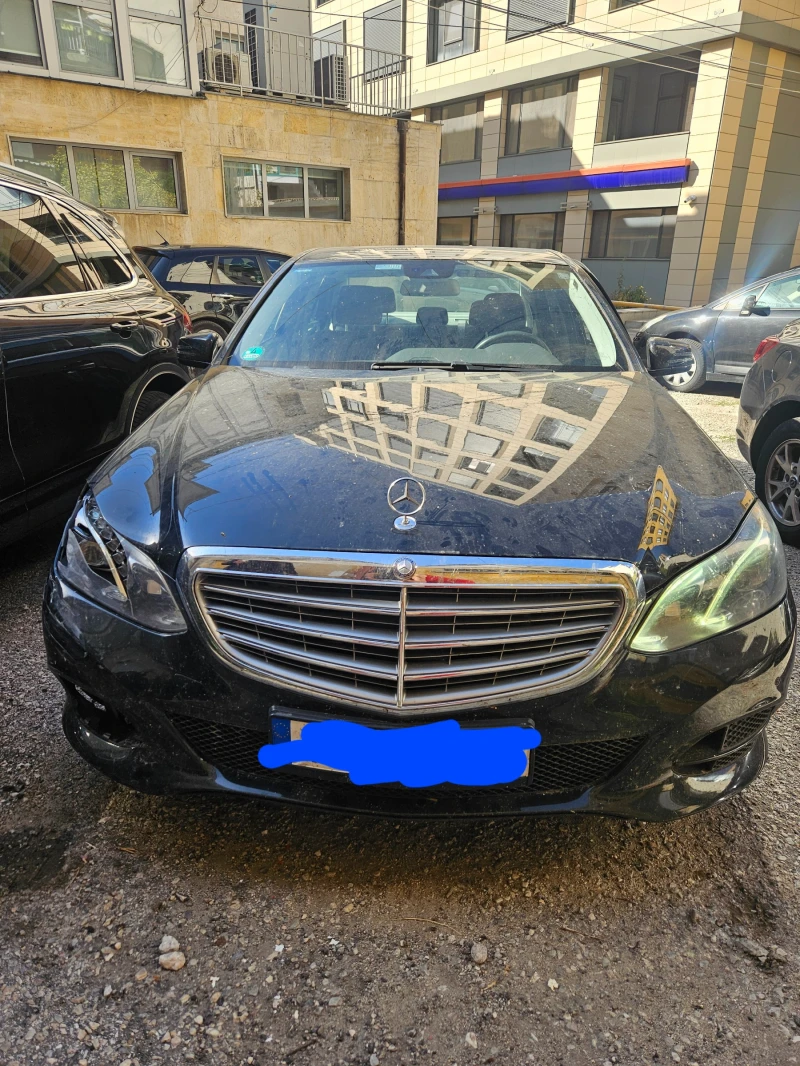 Mercedes-Benz E 220, снимка 5 - Автомобили и джипове - 47231613