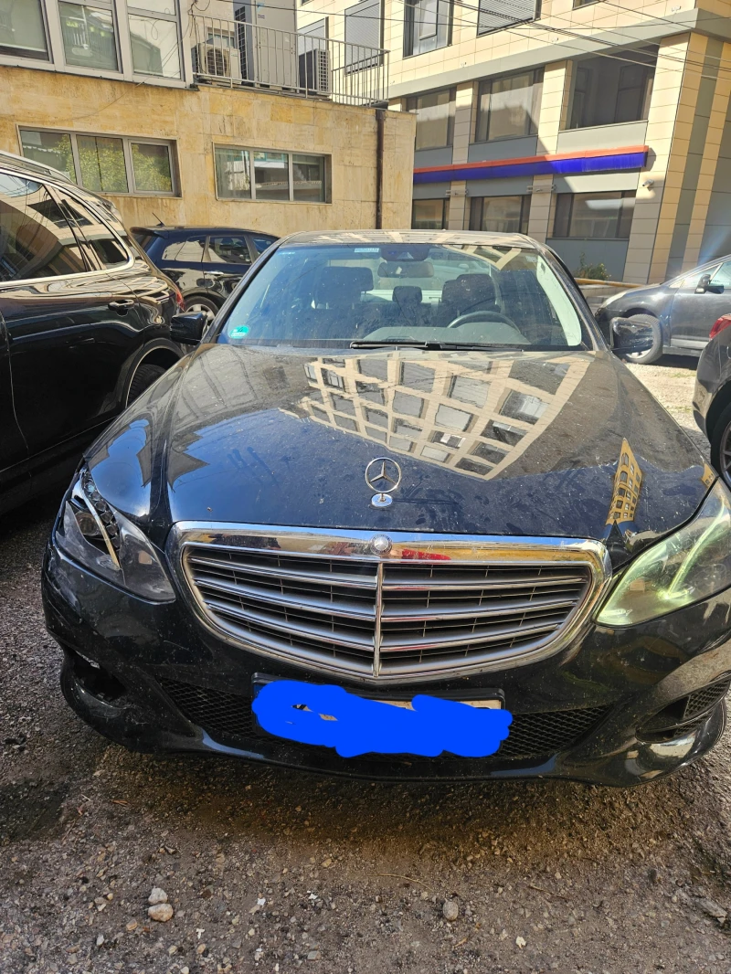 Mercedes-Benz E 220, снимка 6 - Автомобили и джипове - 47231613