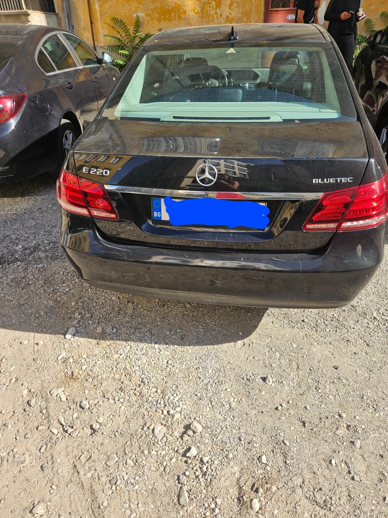 Mercedes-Benz E 220, снимка 10 - Автомобили и джипове - 47231613