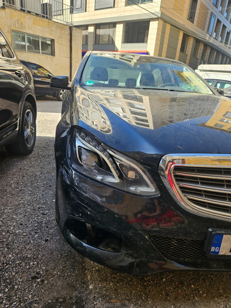 Mercedes-Benz E 220, снимка 8 - Автомобили и джипове - 47231613