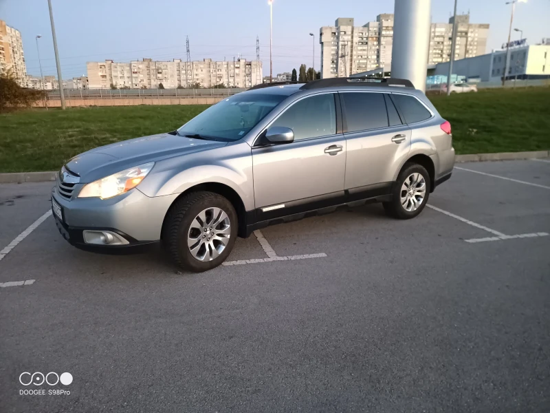 Subaru Outback 2.5 бензин, снимка 1 - Автомобили и джипове - 47610699