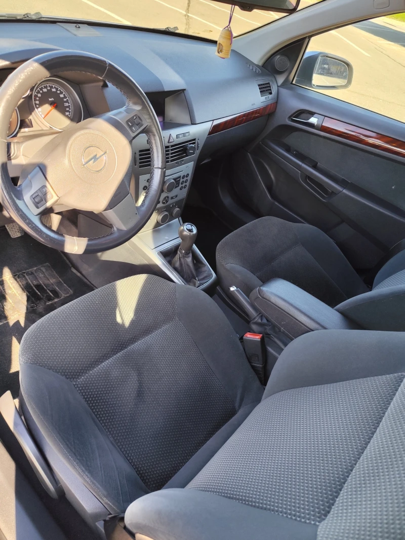 Opel Astra Astra H, снимка 6 - Автомобили и джипове - 52517603