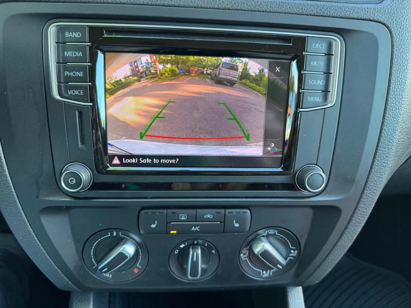 VW Jetta, снимка 15 - Автомобили и джипове - 50904806