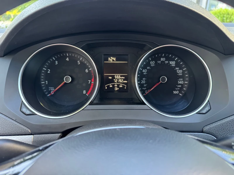 VW Jetta, снимка 14 - Автомобили и джипове - 50904806