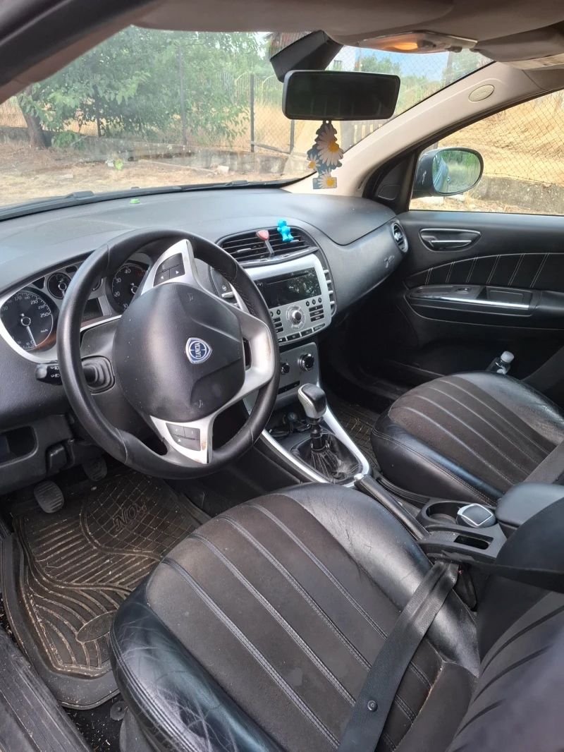 Lancia Delta, снимка 4 - Автомобили и джипове - 51229382