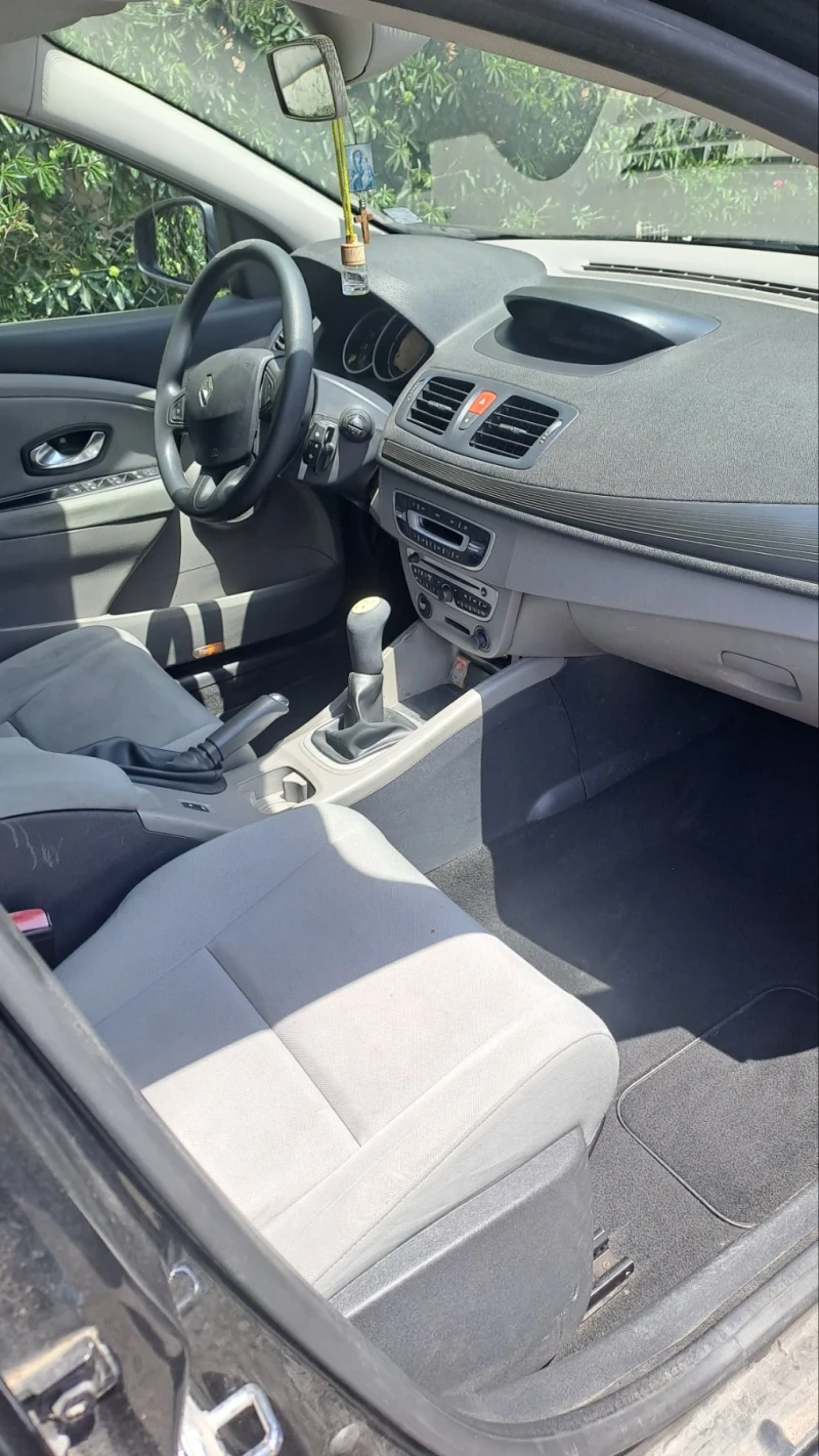 Renault Megane, снимка 9 - Автомобили и джипове - 52475789