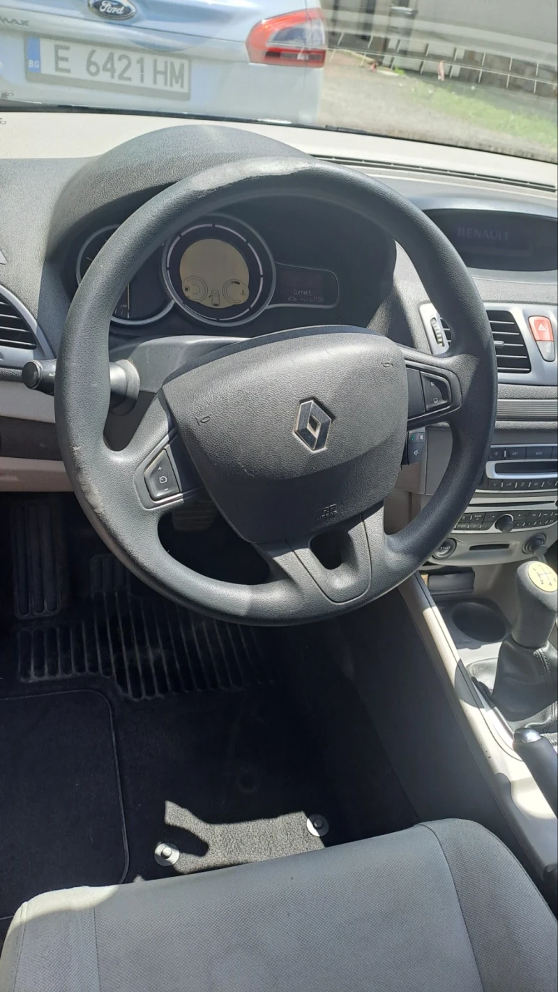 Renault Megane, снимка 5 - Автомобили и джипове - 52475789