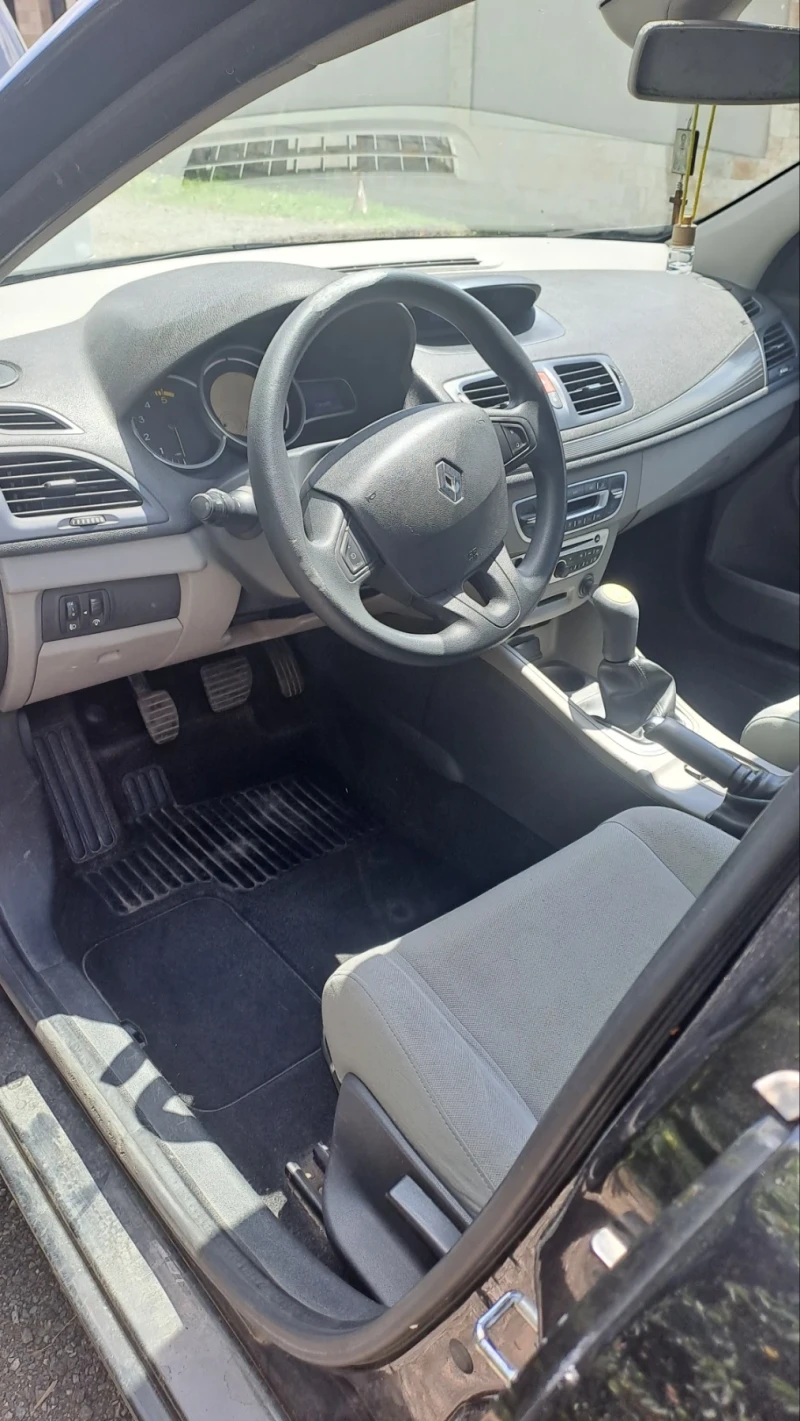 Renault Megane, снимка 6 - Автомобили и джипове - 52475789