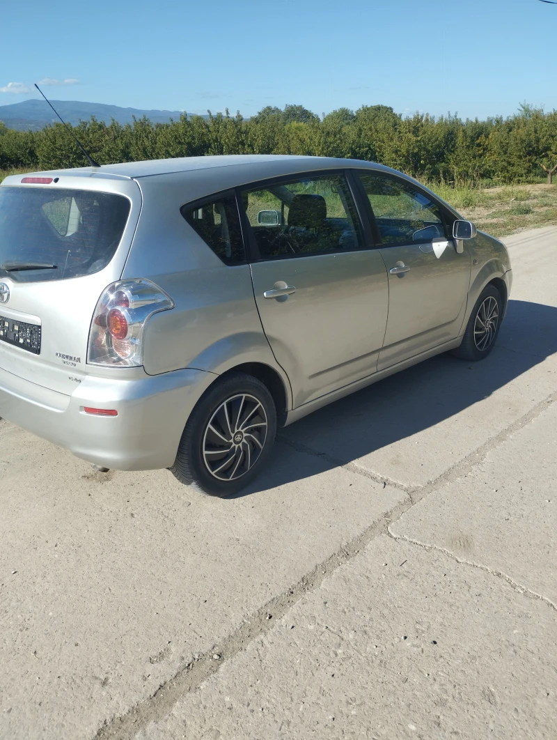Toyota Corolla verso D 4D, снимка 8 - Автомобили и джипове - 52308082