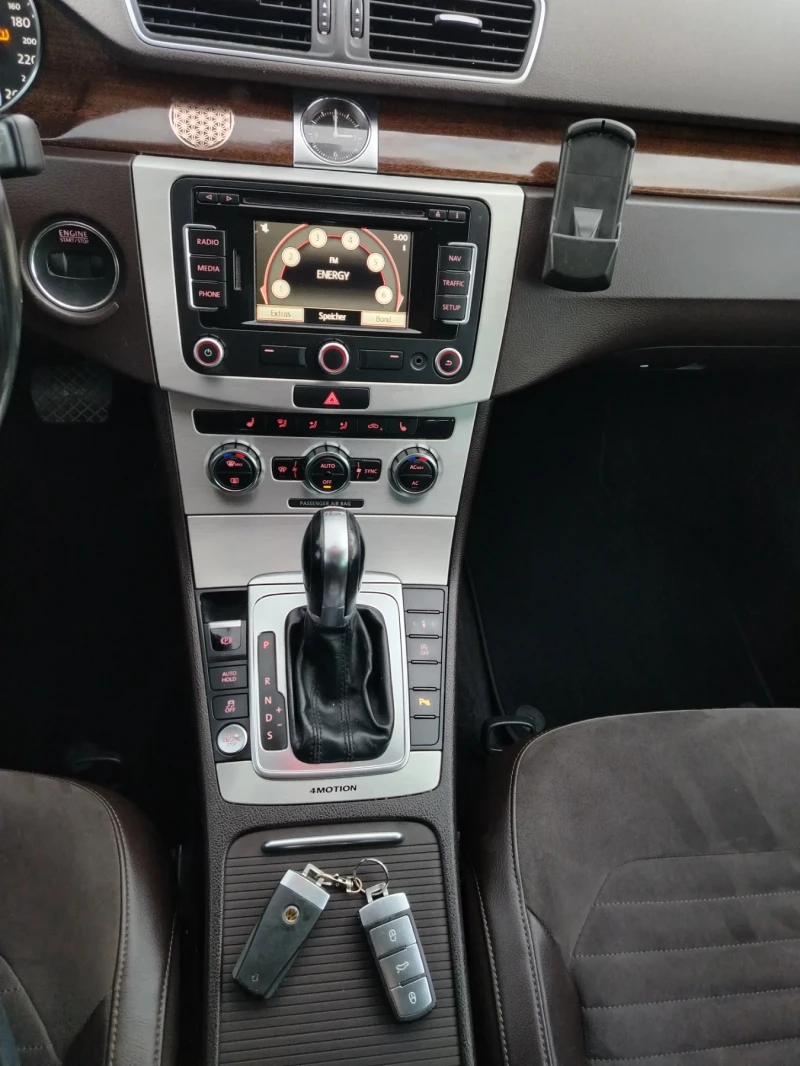 VW Passat 2.0 TDI 4MOTION HIGHLINE AVTOMAT, снимка 16 - Автомобили и джипове - 52451297