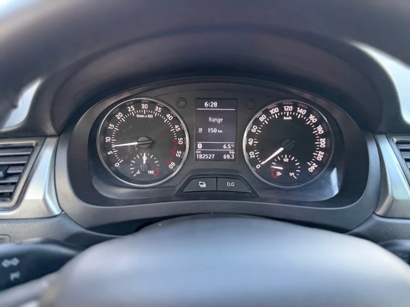 Skoda Rapid ТОП!!, снимка 11 - Автомобили и джипове - 52830301